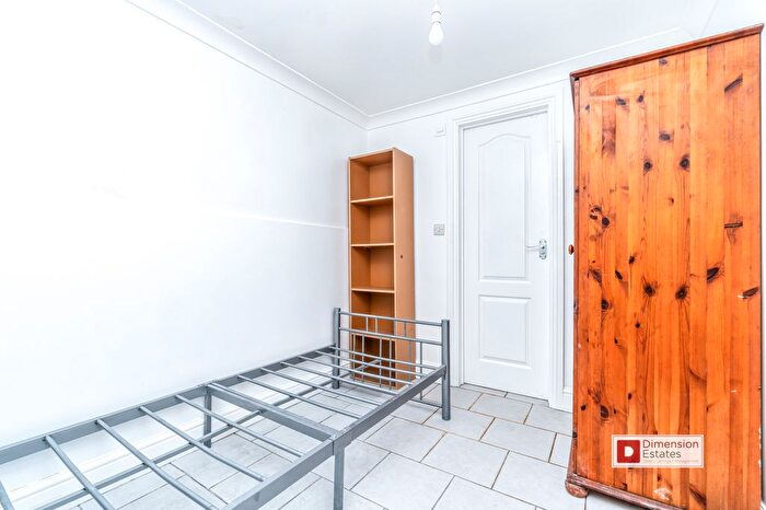 2 Bedroom Flat To Rent In Moresby Road, Upper Clapton, Hackney, E5