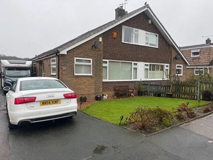 3 Bedroom Semi Detached House For Sale In Brackendale Drive, Bradford, BD10