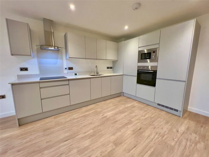 2 Bedroom Flat To Rent In Trent Lane, Nottingham, NG2