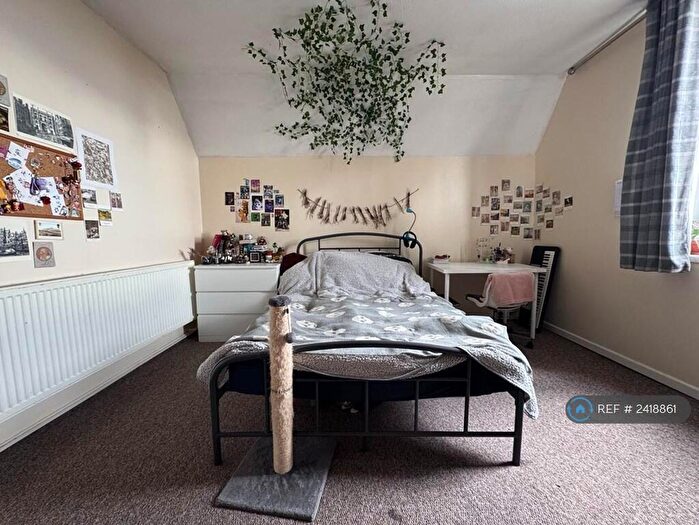 3 Bedroom Flat To Rent In The Promenade, Swansea, SA1
