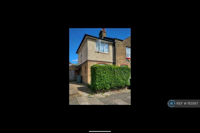 2 Bedroom Terraced House To Rent In Chesthunte Road, London, N17