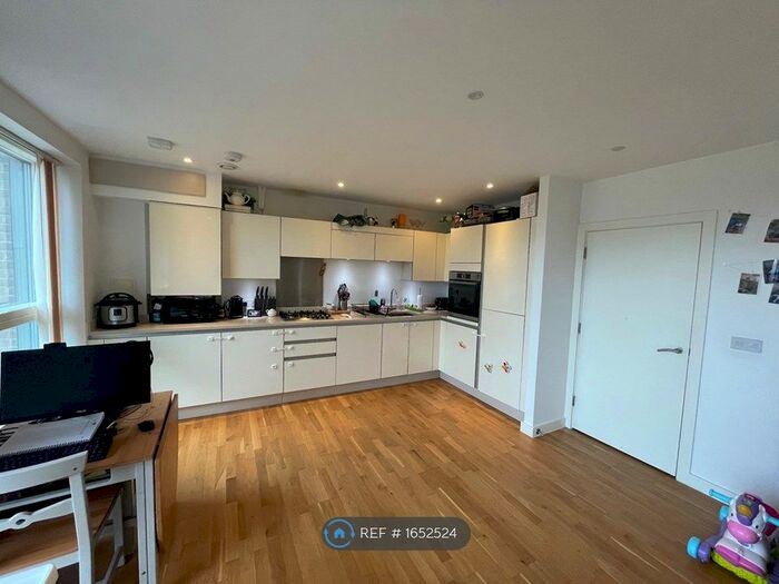 2 Bedroom Flat To Rent In Manor Road, London, W13