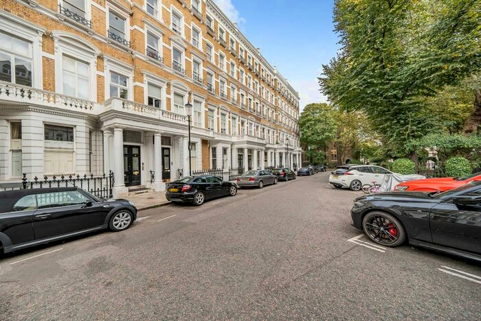 3 Bedroom Flat To Rent In Emperors Gate, South Kensington, London, SW7