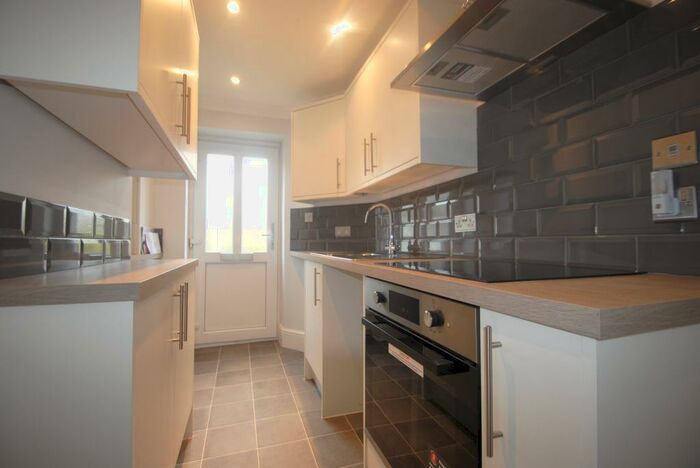 2 Bedroom Flat To Rent In Richmond Road, Poole, BH14