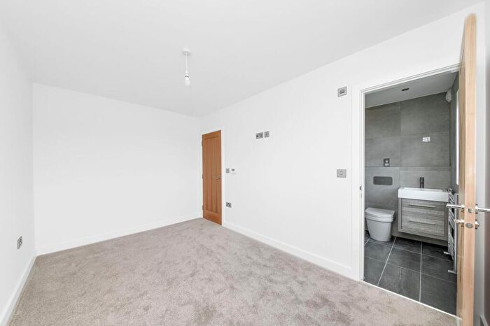 3 Bedroom Semi-Detached House For Sale In Woodland Court, Holmfirth, HD9