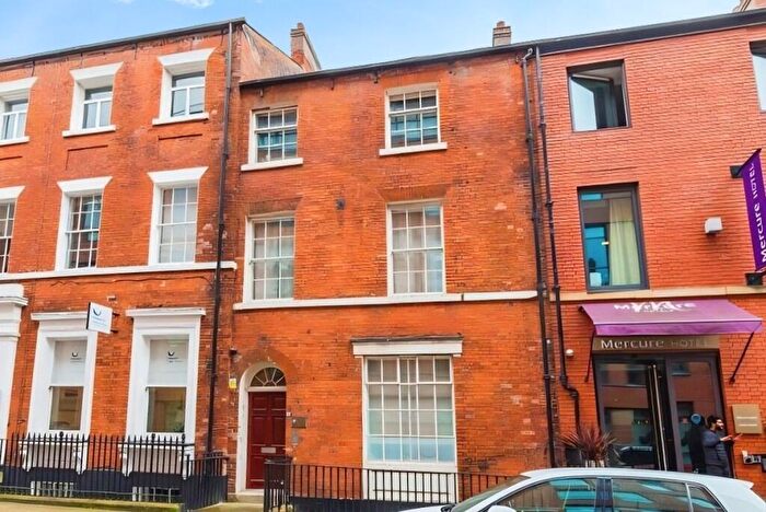 2 Bedroom Flat To Rent In York Place, Leeds, West Yorkshire, LS1