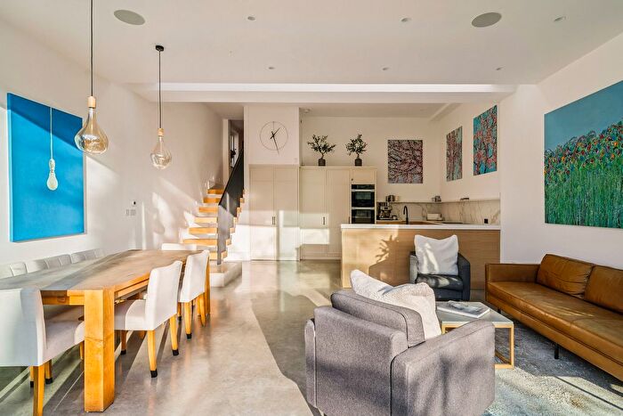 6 Bedroom Detached House For Sale In Ponsonby Road, London, SW15