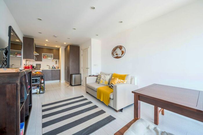 1 Bedroom Flat To Rent In Christian Street, Aldgate, London, E1