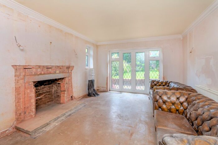 2 Bedroom Bungalow For Sale In Oakington Avenue, Amersham, HP6