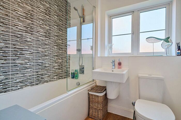 3 Bedroom Detached House For Sale In Willow Way, Bracklesham Bay, PO20