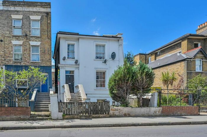 2 Bedroom Flat To Rent In Hornsey Road, Stroud Green, London, N19