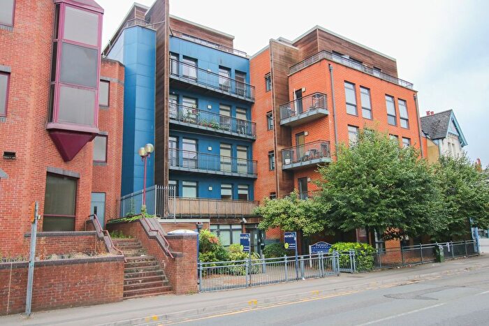 1 Bedroom Flat To Rent In Crown Street, Reading, RG1