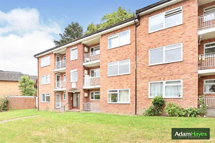 2 Bedroom Apartment To Rent In Athenaeum Road, Whetstone, N20