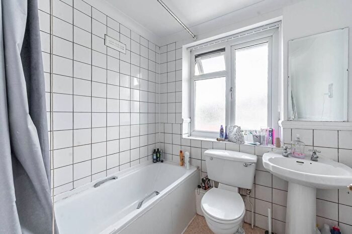 6 Bedroom Property To Rent In Wood End Gardens, Northolt, UB5