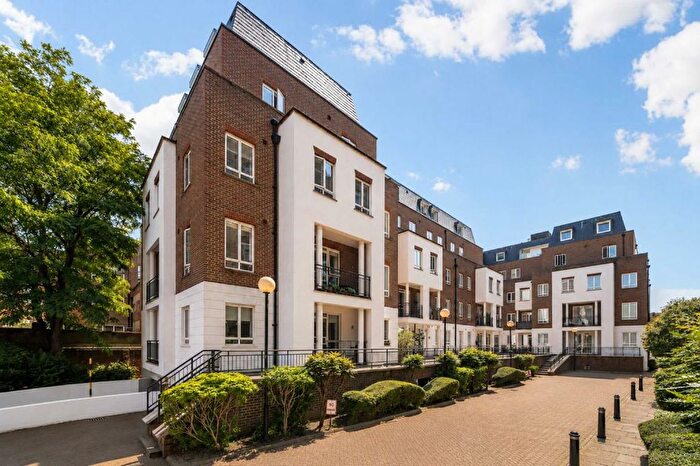 1 Bedroom Flat For Sale In Devonhurst Place, Chiswick, W4