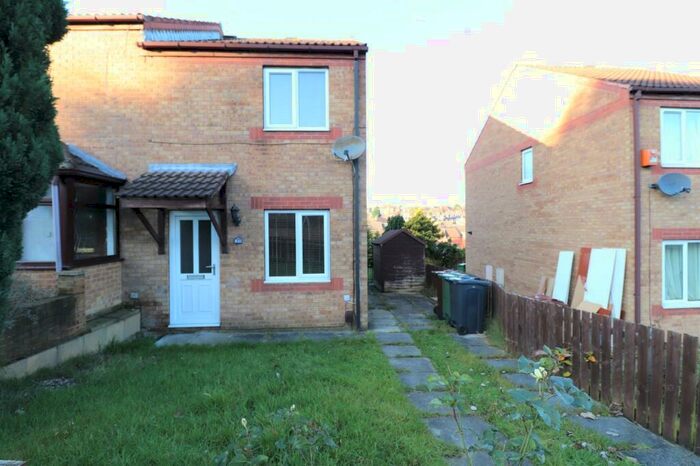 2 Bedroom House To Rent In Raynville Rise, Leeds, West Yorkshire, Uk, LS13