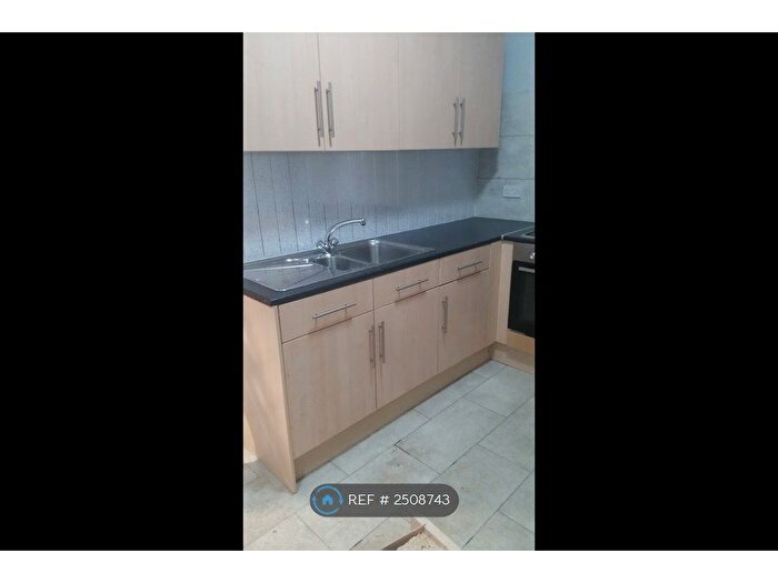 Studio To Rent In Bedford Street Roath, Cardiff, CF24