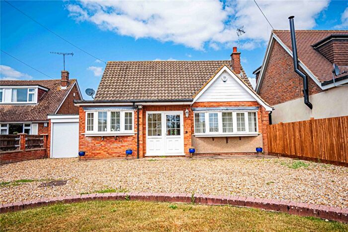 2 Bedroom Bungalow For Sale In The Rye, Eaton Bray, Central Bedfordshire, LU6