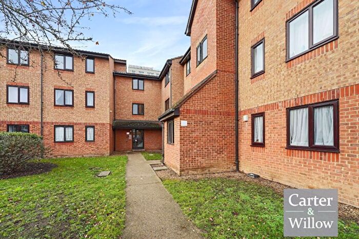 1 Bedroom Flat For Sale In Honey Close, Dagenham, RM10