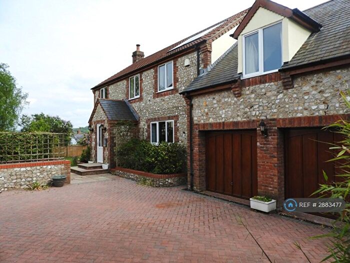 5 Bedroom Detached House To Rent In Churchills Rise, Cullompton, EX15