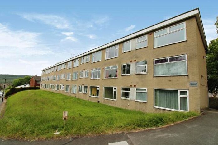 2 Bedroom Flat For Sale In Carr Road, Sheffield, S36