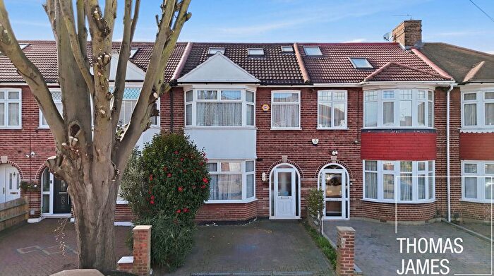 4 Bedroom Terraced House For Sale In Oakfield Gardens, London, N18