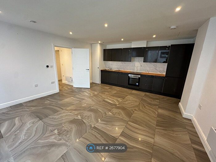 2 Bedroom Flat To Rent In London Street, Basingstoke, RG21