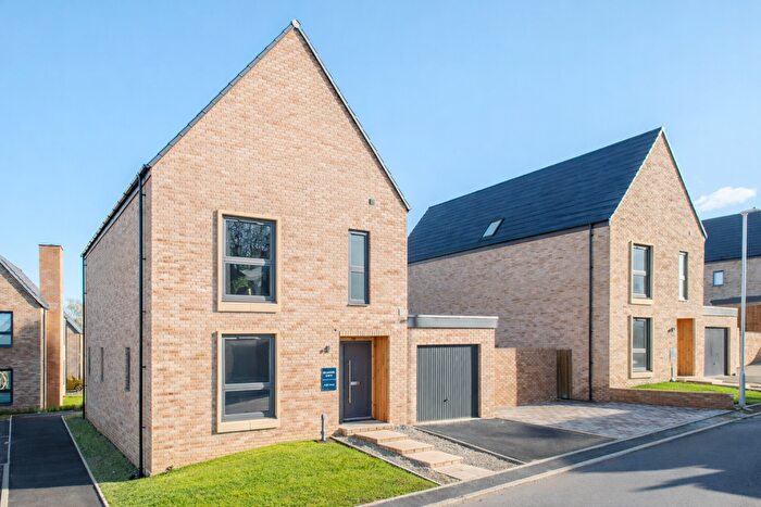 4 Bedroom Detached House For Sale In Thames View, Blunsdon, SN26