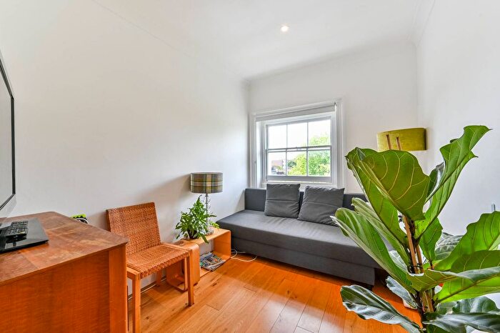 2 Bedroom Flat To Rent In Gloucester Crescent, Camden, London, NW1