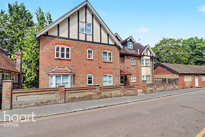 1 Bedroom Apartment For Sale In Downs Road, Luton, LU1