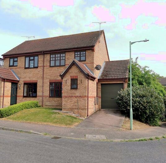 3 Bedroom House To Rent In Robin Close, Thurston, IP31