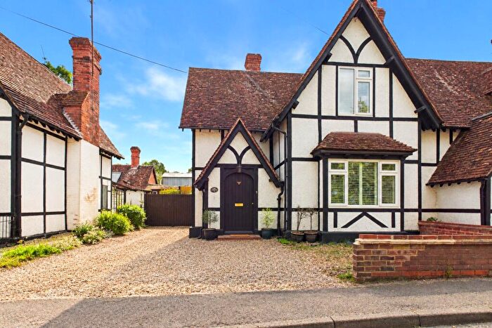 2 Bedroom Semi-Detached House For Sale In Reading Road, Lower Basildon, Reading, Berkshire, RG8