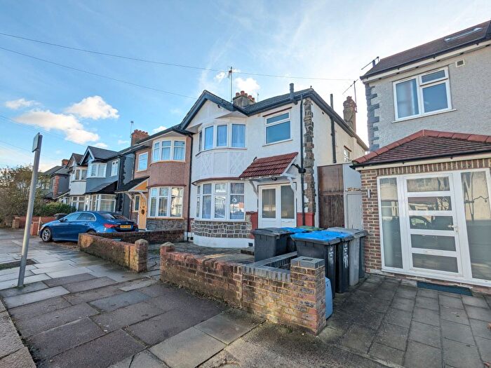 4 Bedroom Semi Detached House To Rent In Ellesmere Road, Dollis Hill, London, NW10