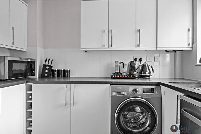 3 Bedroom End Of Terrace House For Sale In Morecambe Close, Stevenage, SG1