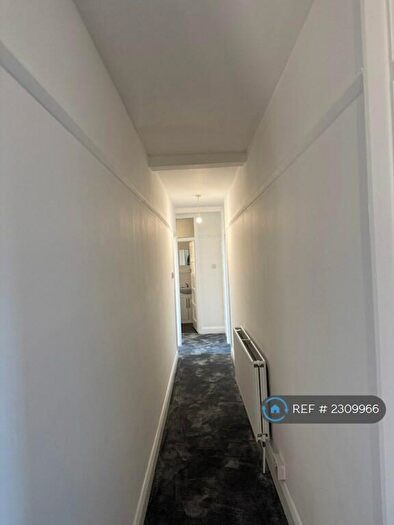 3 Bedroom Flat To Rent In Orchard Court, London, N22