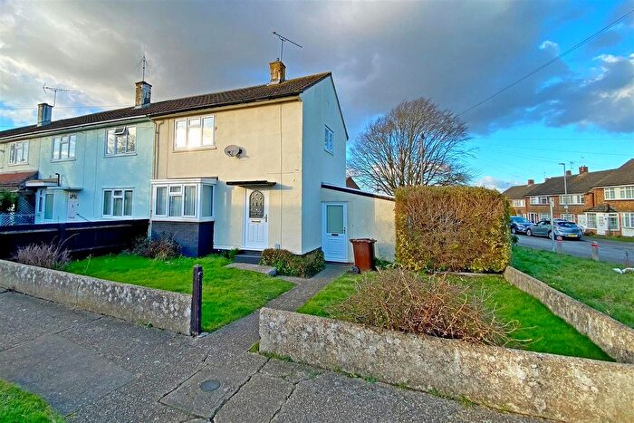 2 Bedroom End Of Terrace House To Rent In Forest Drive, Chelmsford, CM1