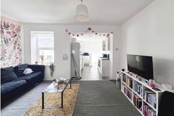 3 Bedroom Apartment To Rent In Sixth Avenue, Heaton, NE6