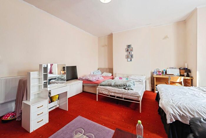 6 Bedroom Terraced House For Sale In Malvern Road, Southsea, Hampshire, PO5