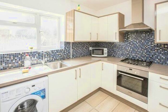 1 Bedroom Flat To Rent In Maybury Road, Barking IG11