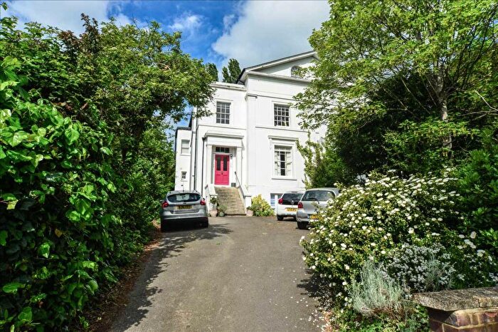 2 Bedroom Apartment To Rent In Lee Park, London, SE3