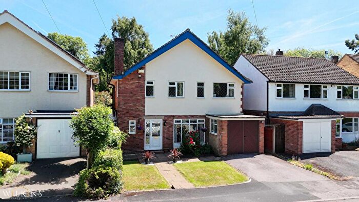 4 Bedroom Detached House For Sale In Tamworth Road, Sutton Coldfield, West Midlands, B75