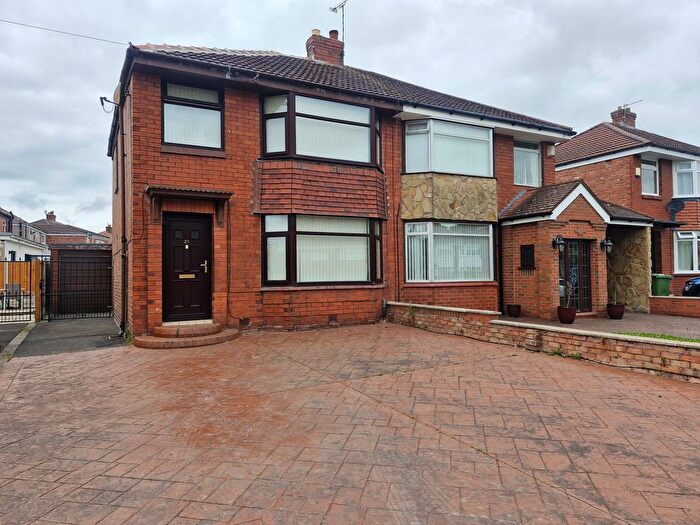 3 Bedroom Semi-Detached House For Sale In Clent Avenue, Maghull, L31