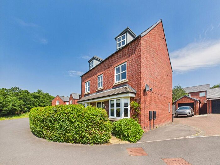 5 Bedroom Detached House For Sale In Millstone Court, Matlock, DE4