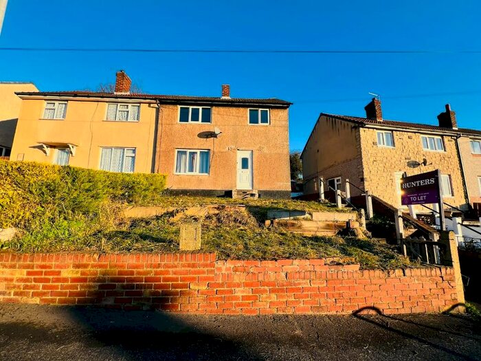 3 Bedroom Detached House To Rent In Hill Estate, Upton, WF9