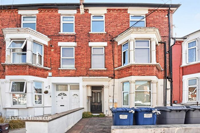2 Bedroom Flat For Sale In Bellevue Road, London, N11