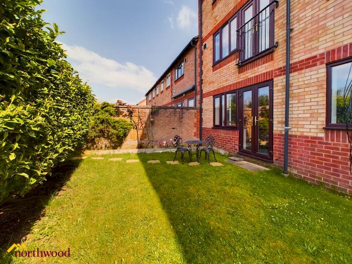 2 Bedroom Flat To Rent In Broome Way, Banbury, OX16