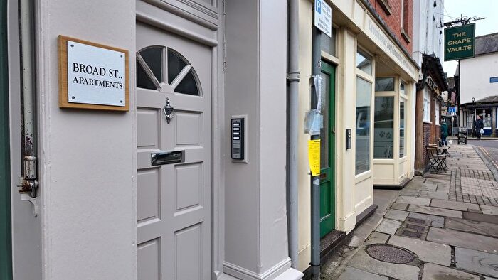 1 Bedroom Property To Rent In / Broad Street, Leominster, HR6