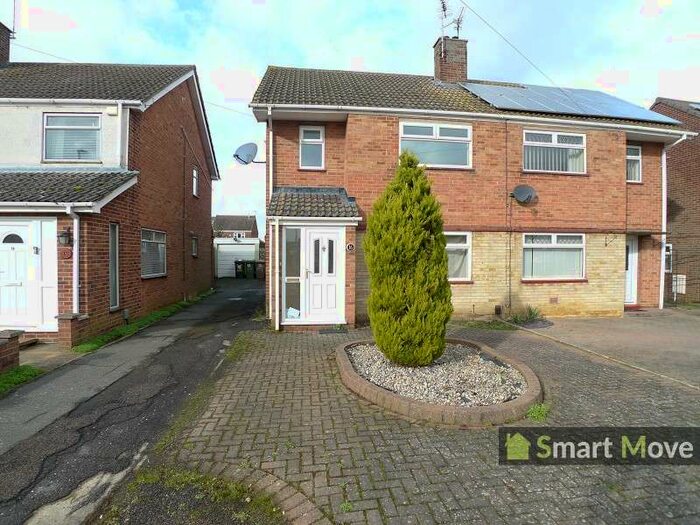 3 Bedroom Semi-Detached House To Rent In Figtree Walk, Peterborough, Cambridgeshire. PE1