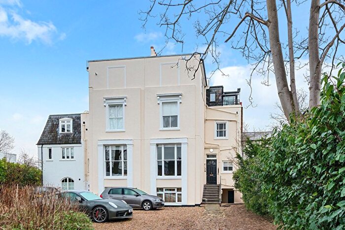 3 Bedroom Flat For Sale In Lee Road, Blackheath, London, SE3