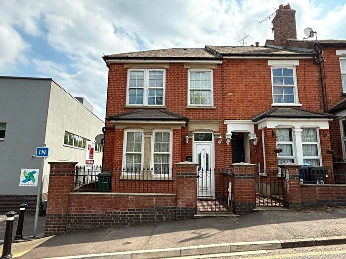 6 Bedroom End Of Terrace House For Sale In Moxon Street, Barnet, EN5